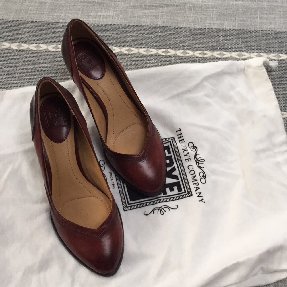 Frye oxblood cynthia pump 7 never worn